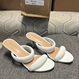 NIB JOURNEE COLLECTION MELLODY SANDALS